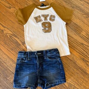 Girls Forever 21 Graphic Tee with H&M Jean shorts
